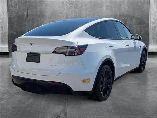2022 Tesla Model Y Long Range Dual Motor All-Wheel Drive