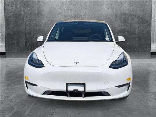 2022 Tesla Model Y Long Range Dual Motor All-Wheel Drive