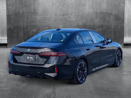 2024 BMW i5 M60