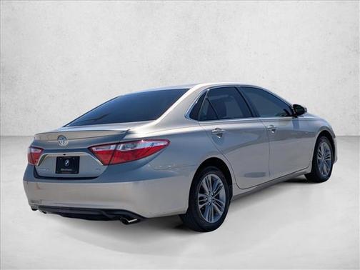 Creme Brulee Mica 2016 Toyota Camry SE