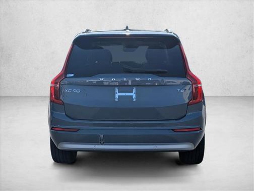 2022 Volvo XC90 T6 Momentum