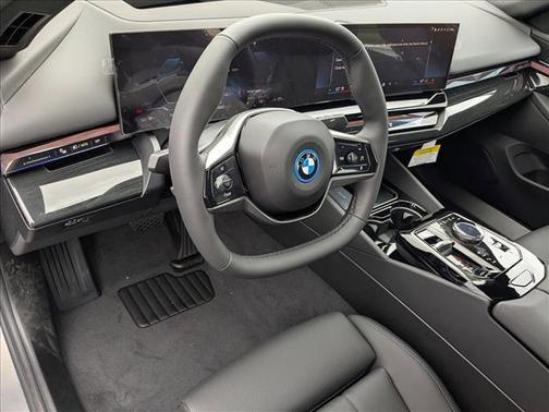 2025 BMW i5 eDrive40