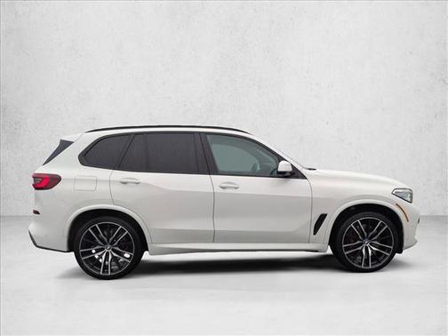 2023 BMW X5 M50i