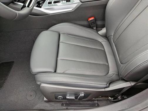 Mineral White Metallic 2025 BMW 330 330i