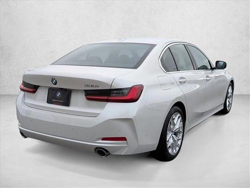 Mineral White Metallic 2025 BMW 330 330i