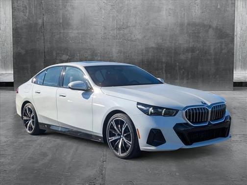 2025 BMW 530 i xDrive