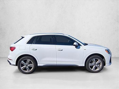 2022 Audi Q3 45 S line Premium
