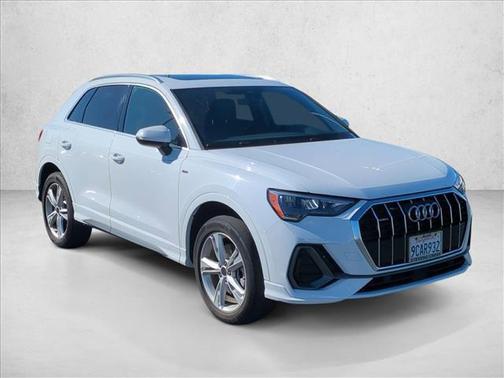 2022 Audi Q3 45 S line Premium