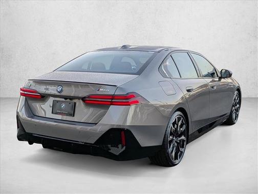 2025 BMW i5 M60