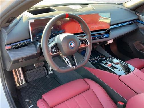 2025 BMW i5 M60