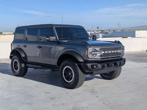 Carbonized Gray Metallic 2023 Ford Bronco Badlands