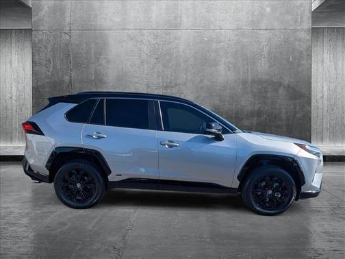2022 Toyota RAV4 Hybrid SE