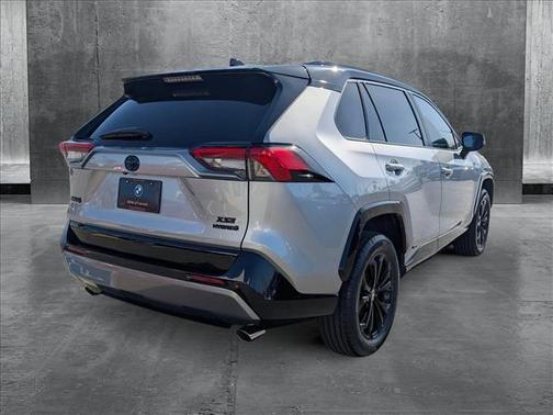 2022 Toyota RAV4 Hybrid SE