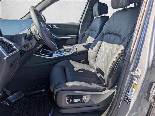 Skyscraper Grey Metallic 2026 BMW X5 xDrive40i