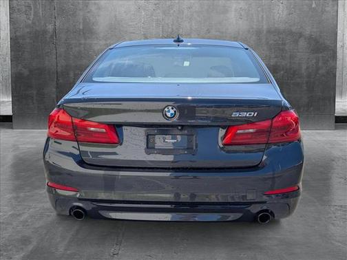 2017 BMW 530 530i