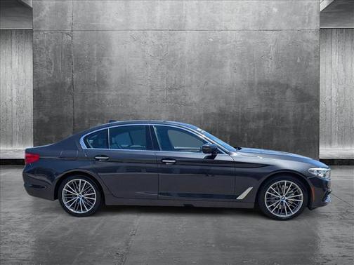 2017 BMW 530 530i