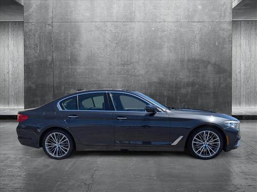 2017 BMW 530 530i