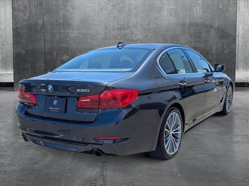 2017 BMW 530 530i
