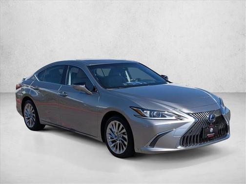 Atomic Silver 2019 Lexus ES 300h Luxury