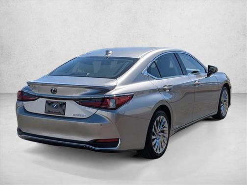 Atomic Silver 2019 Lexus ES 300h Luxury