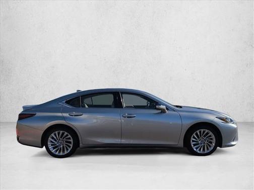 2019 Lexus ES 300h Luxury