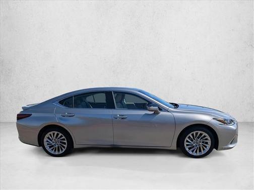 Atomic Silver 2019 Lexus ES 300h Luxury