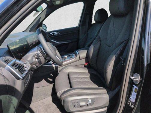 Black Sapphire Metallic 2026 BMW X5 xDrive40i