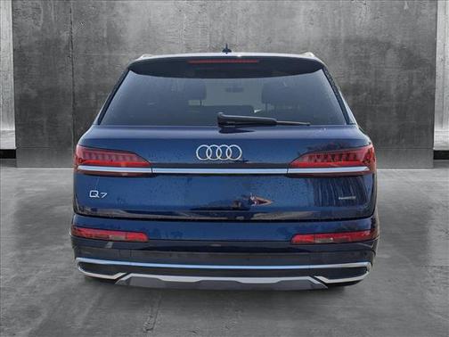 2022 Audi Q7 55 Premium