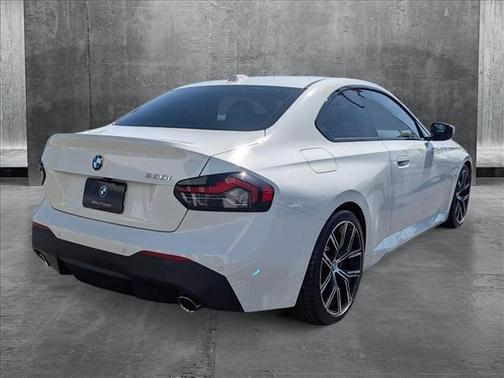 2023 BMW 230 i