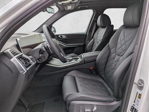 Mineral White Metallic 2026 BMW X5 xDrive40i