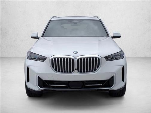 Mineral White Metallic 2026 BMW X5 xDrive40i