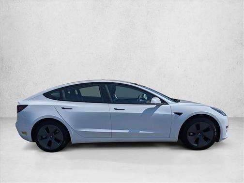 Pearl White Multi-Coat 2022 Tesla Model 3 Standard Range