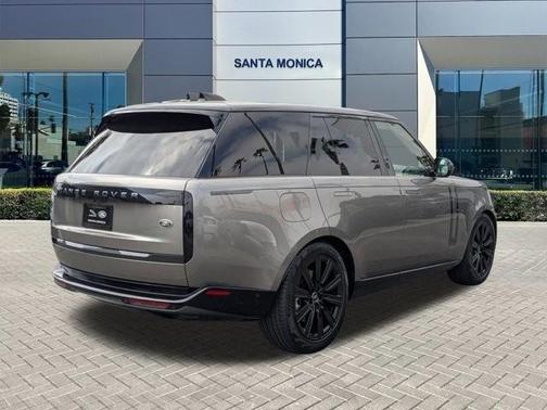 2023 Land Rover Range Rover P530 SE