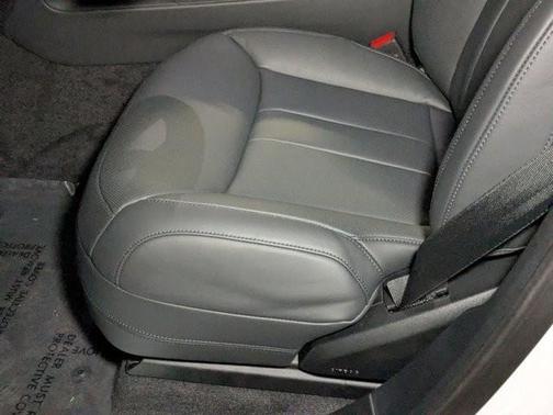 2025 Land Rover Range Rover Sport P360 SE