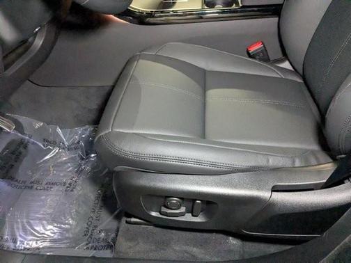 2026 Land Rover Range Rover Velar P250 Dynamic SE