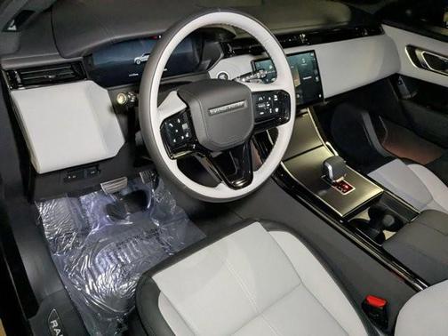 2026 Land Rover Range Rover Velar Dynamic SE