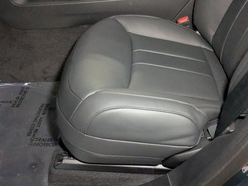 2025 Land Rover Range Rover Sport P360 SE