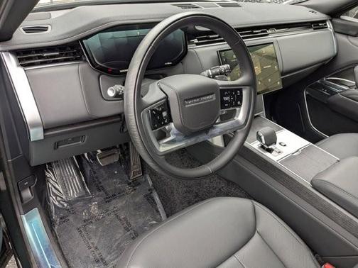 2025 Land Rover Range Rover P400 SE