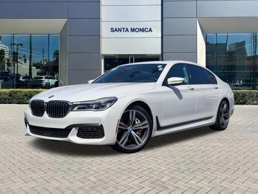 2019 BMW 750 i