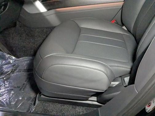 2025 Land Rover Range Rover P530 SE 7 Seat