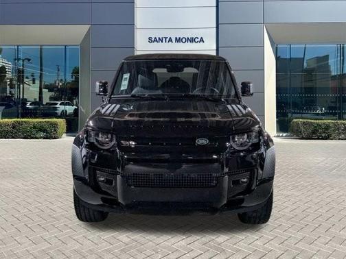 2025 Land Rover Defender P500 X-Dynamic SE