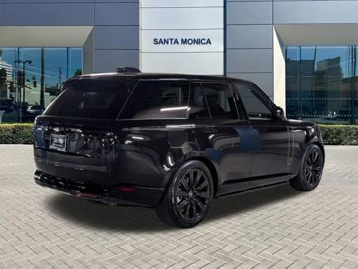 2025 Land Rover Range Rover P550e SE