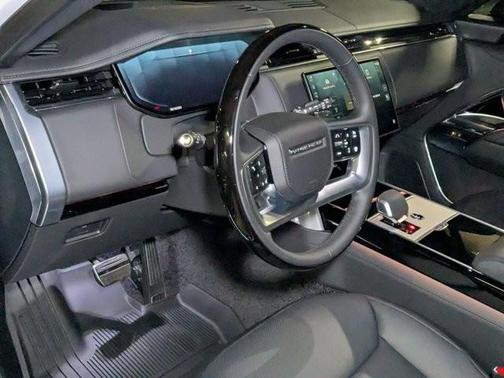 2025 Land Rover Range Rover P530 SE 7 Seat