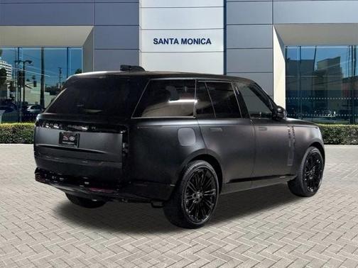 2025 Land Rover Range Rover P530 SE