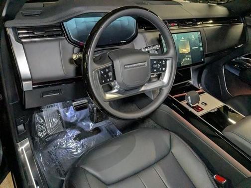 2025 Land Rover Range Rover P530 SE