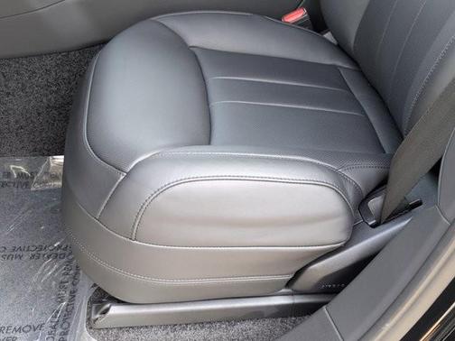 2025 Land Rover Range Rover P400 SE 7 Seat