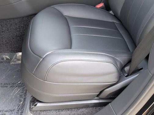 2025 Land Rover Range Rover P400 SE 7 Seat