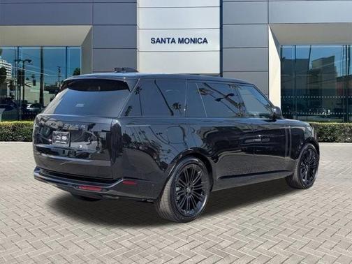 2025 Land Rover Range Rover P400 SE 7 Seat