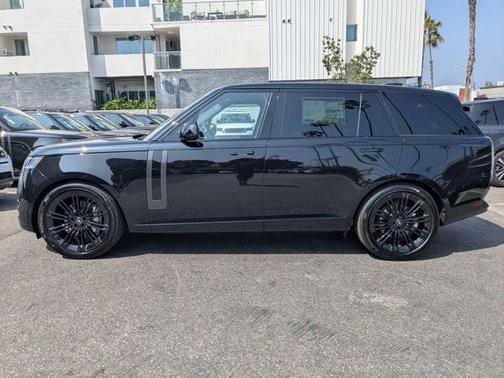 2025 Land Rover Range Rover P400 SE 7 Seat