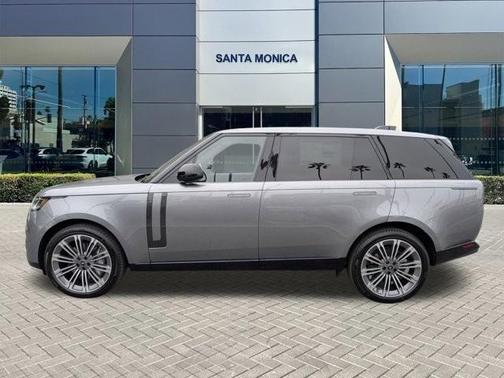 2025 Land Rover Range Rover P530 SE 7 Seat